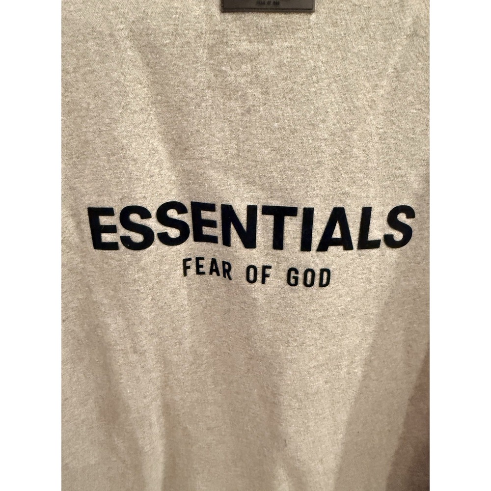 Fear‎ of God Essentials T-Shirt Long Sleeve Sweatshirt. Large